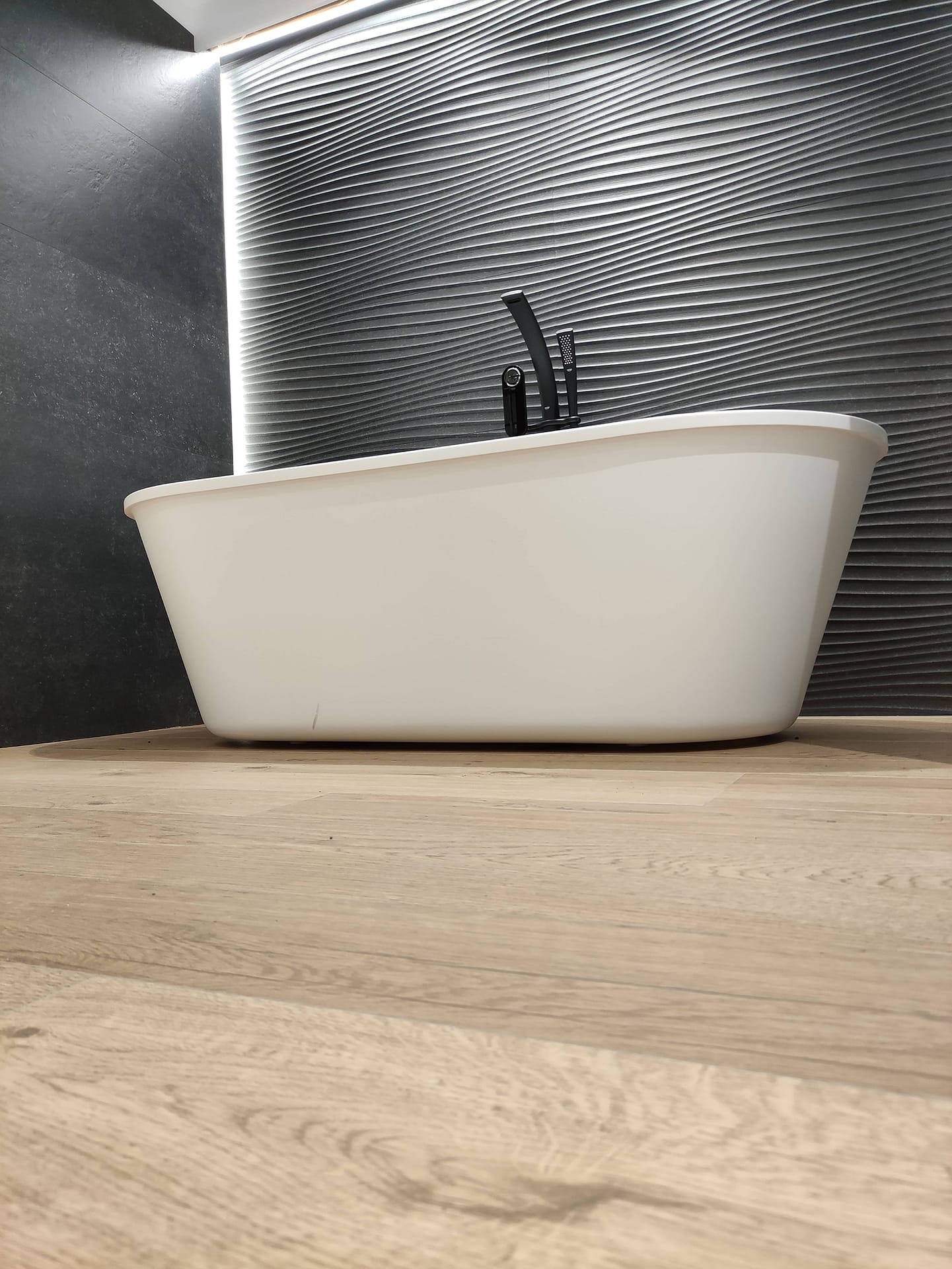 T Tiling kupaonica